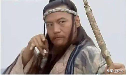 如果令狐冲发现密洞就通知岳不群,岳不群还会执着于辟邪剑法吗？
