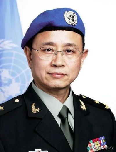 不同国家的军人在一起，军衔还论高低吗？插图11