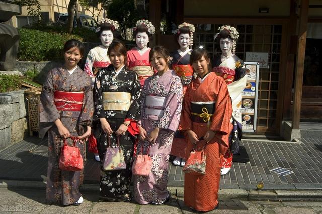 白色战士大和犬 下载:假如日本沉没，你认为日本会选择强攻一个地方还是谈判？