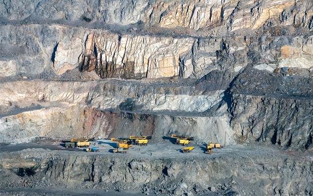 拥有海量铁矿石的澳大利亚为何不自己炼钢，从而创造更多的利润？插图19