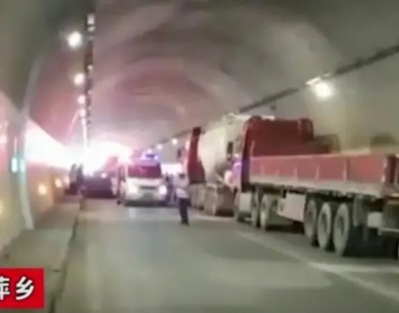安徽一皮卡坠崖致12死，江西萍乡小车隧道内逆行与大货车相撞，4死1伤，遇难者怎么赔偿