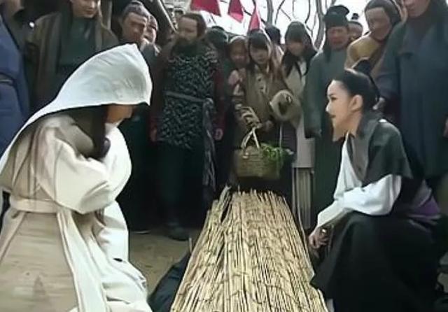 河南千年古墓出土活女人，古代女子动辄卖身葬父母。葬父母那么难吗不就是挖个坑的事吗