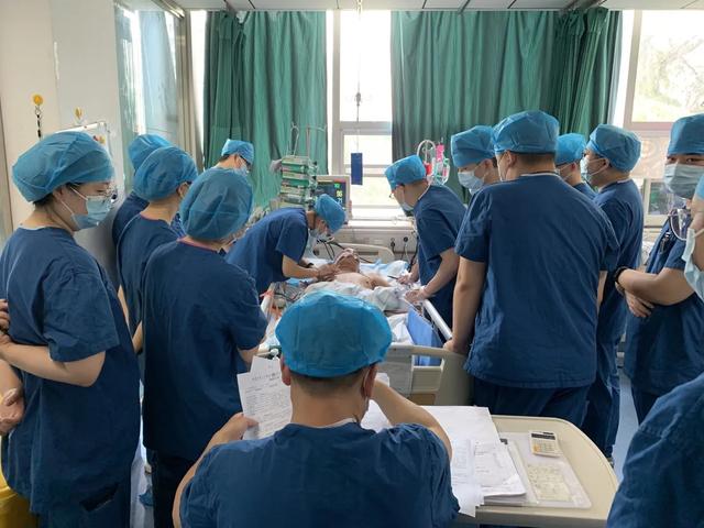 为什么医生收入不高却还有那么多人选择学医？