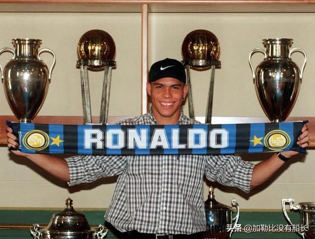 罗纳尔多为什么在巴萨只踢了一年就转回国米了呢？插图40