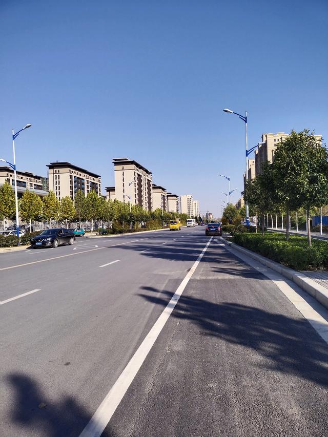 本人有一个铺面有点偏没人租,想自己利用起来,请问做点什么？对人流量要求不是很高？求推荐？