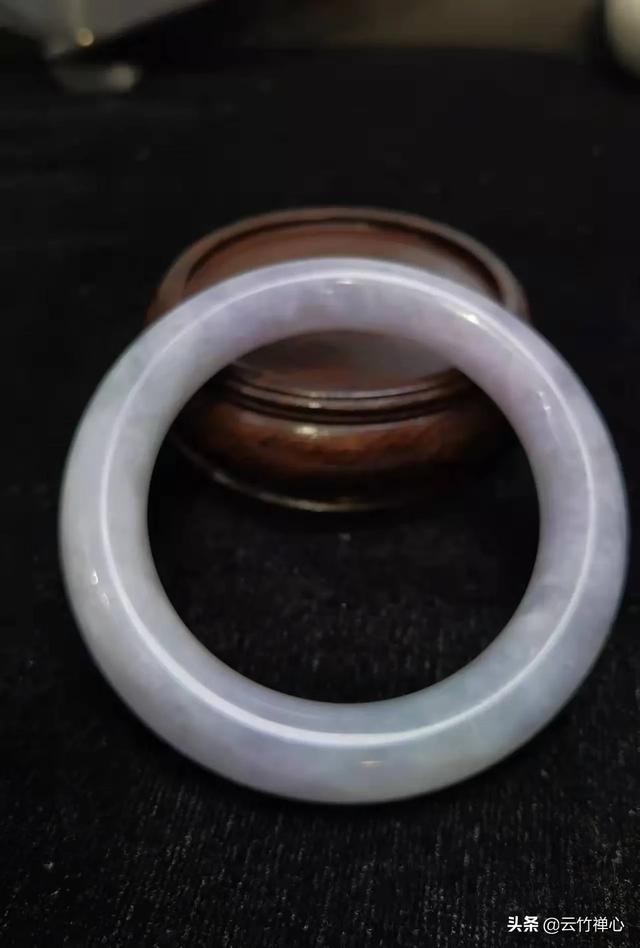 翡翠假皮子图片,有和我一样买过假翡翠手镯的嘛？