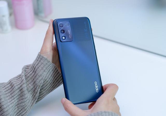 手机选购:你们会选择哪个品牌的手机？小米、OPPO、华为哪个更实用？