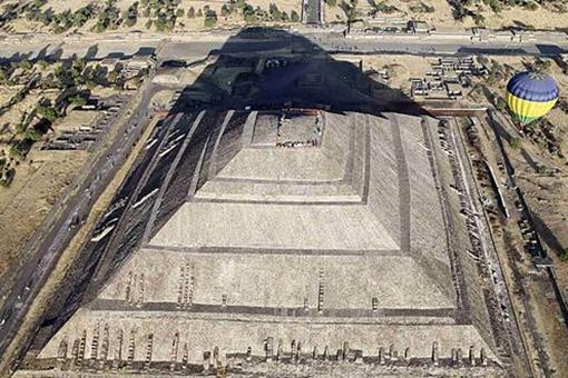 金字塔的秘密，古埃及的金字塔仅仅是法老的葬身之地吗金字塔底下的秘密是什么