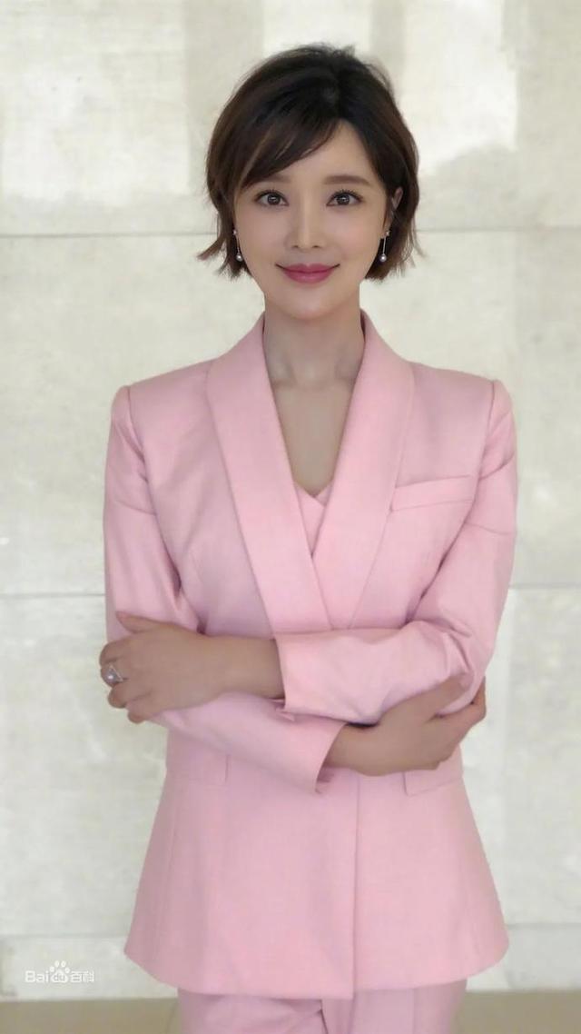 我觉得王冰冰并不好看，为什么网上这么多人吹她(王冰冰不好看)