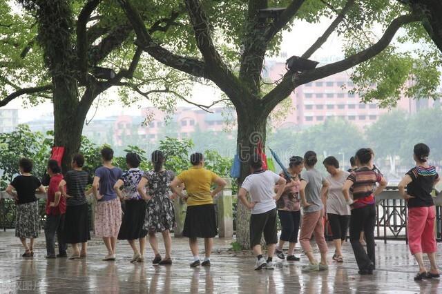 有没有不到五十岁，已适应了在家自由自在享受退休<a href=https://maguai.com/list/55-0-0.html target=_blank class=infotextkey>生活</a>的<a href=https://maguai.com/list/32-0-0.html target=_blank class=infotextkey>女性</a>