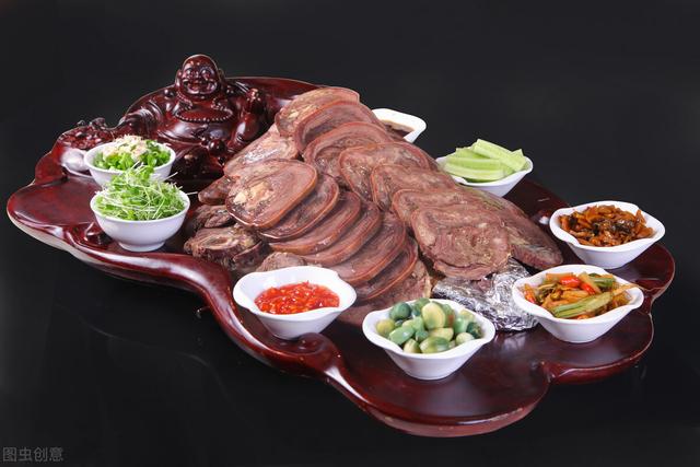 阉鸡找不到皋丸:牛鞭、羊鞭都被当做美食，为何猪鞭没人吃，猪鞭都去哪了？