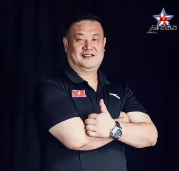 山东牛头梗论坛俱乐部:山东男篮教练新组合，重用丁彦雨航，提拔新人，为何不受待见？