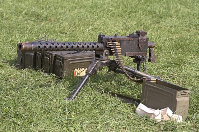 把水冷套去了,换成了气冷,升级为m1919,照样是款优秀的重机枪,在二战