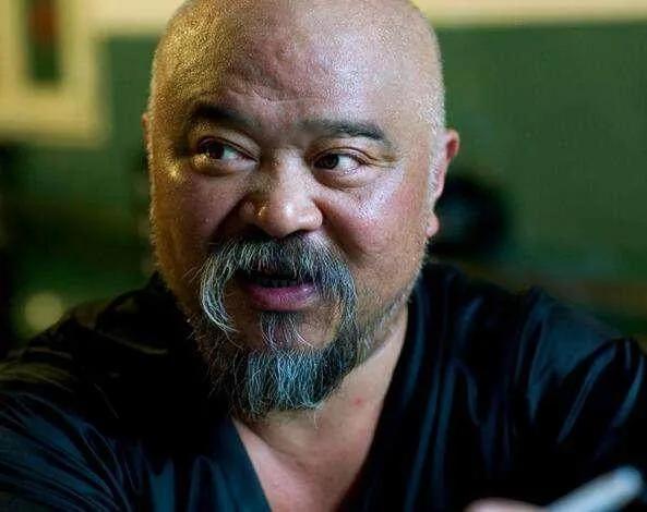 东北一家人中的牛小伟_东北一家人剧情