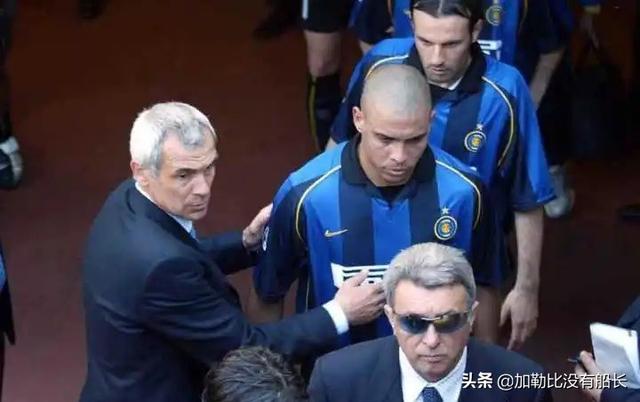 罗纳尔多为什么在巴萨只踢了一年就转回国米了呢？插图38
