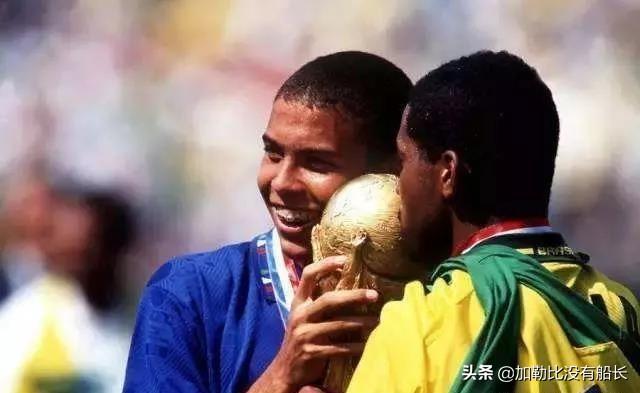 罗纳尔多为什么在巴萨只踢了一年就转回国米了呢？插图91