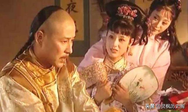 《康熙王朝》中容妃是康熙最喜欢的妃子，为什么会被康熙送入宗人府，后来又杀死所有看见她刷马桶的人？插图37