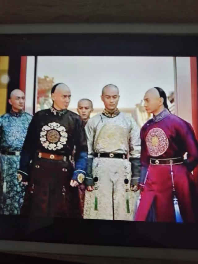 历史上有哪些兄弟阋墙的故事？