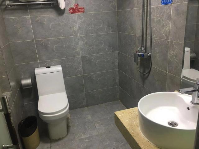 有人建议住宾馆不要关厕所的灯,你知道为什么吗？