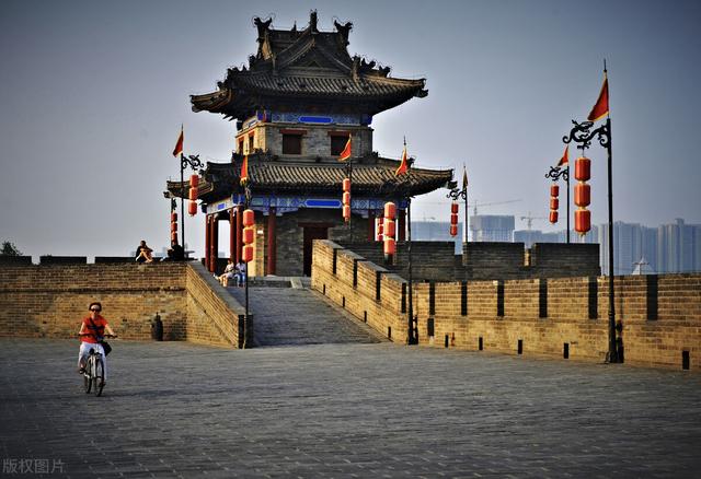 在陕西西安,普通公务员工资能过7000吗？