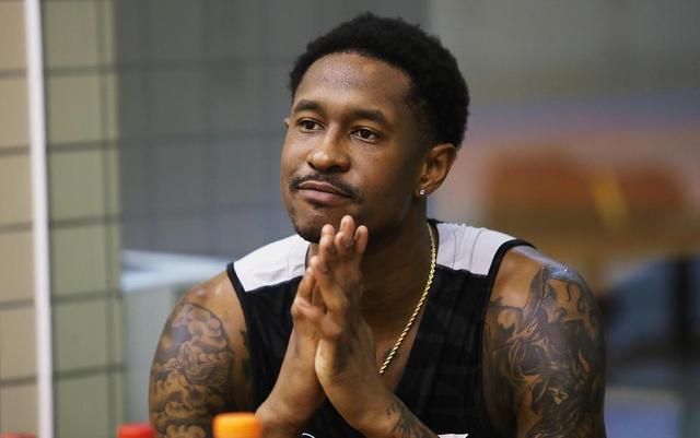 广东打造内线双子星，新双塔有望接棒阿联和周鹏，朱总敢不敢用？插图1