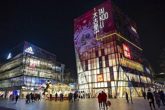 杨幂住哪里:杨幂住哪 杨幂被网友曝光，回家过年宁可住酒店也不回家住，你怎么看？