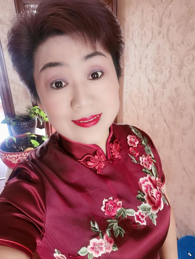 现如今,在社交媒体上晒自己照片的女人不知道内心里是怎么想的？