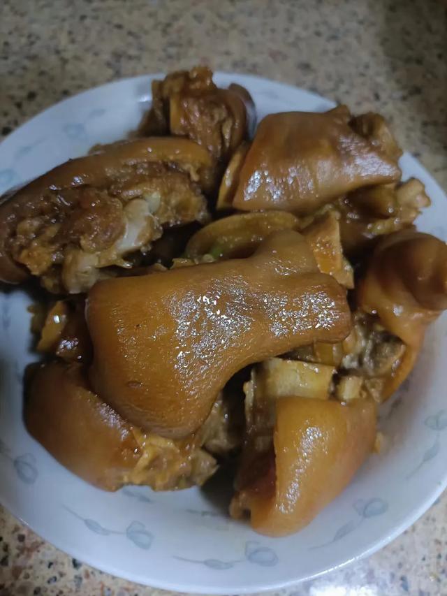 小姐与流浪狗44:狂犬病一旦发作真的是无药可救吗？有没有治愈的少数例子？