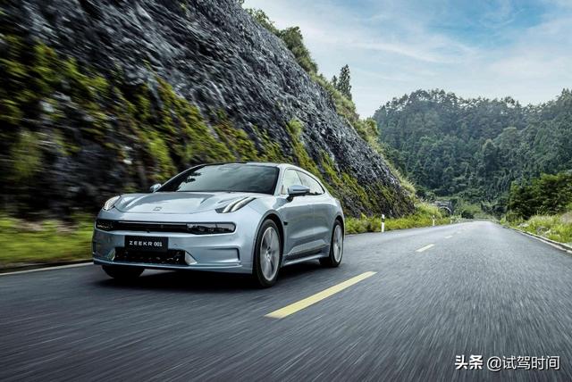 中国品牌电动汽车，国产新能源汽车为什么这么贵？一上市就30万以上，底气在哪里？