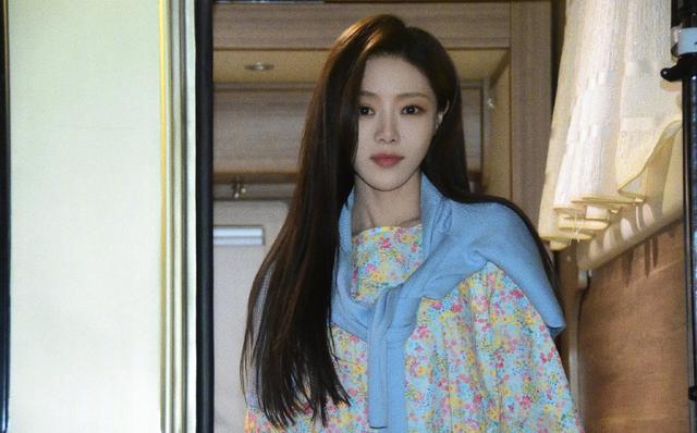 小柴豆:还记得“小姨妈”邓家佳吗？最近连上4部戏？