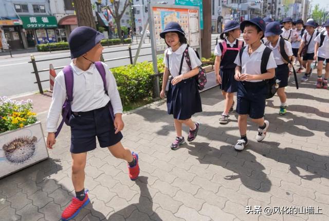 日本人平均月薪2万人民币，真实的日本<a href=https://maguai.com/list/55-0-0.html target=_blank class=infotextkey>生活</a>是怎样的