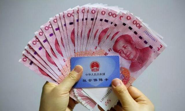 若不缴纳社保每月往银行存1500元15年后取到的钱够不够养老