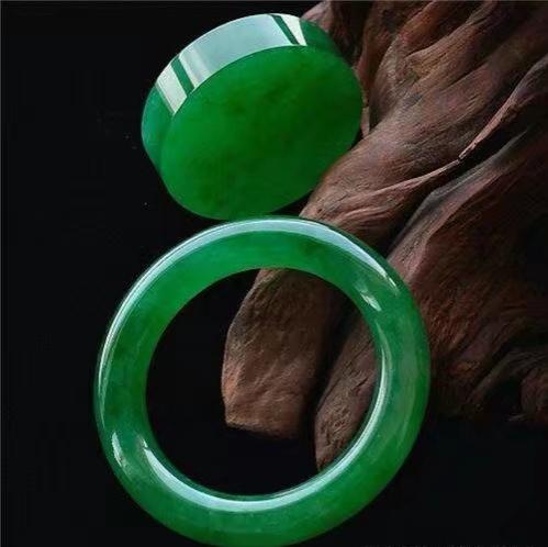 玉手镯有什么用,制作手镯留下的手镯芯都做什么用了？