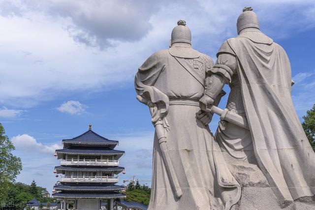 陈嘉桓被非礼照片:多年不见的异性同学，聚会后张开怀抱想要拥抱你，该拒绝吗