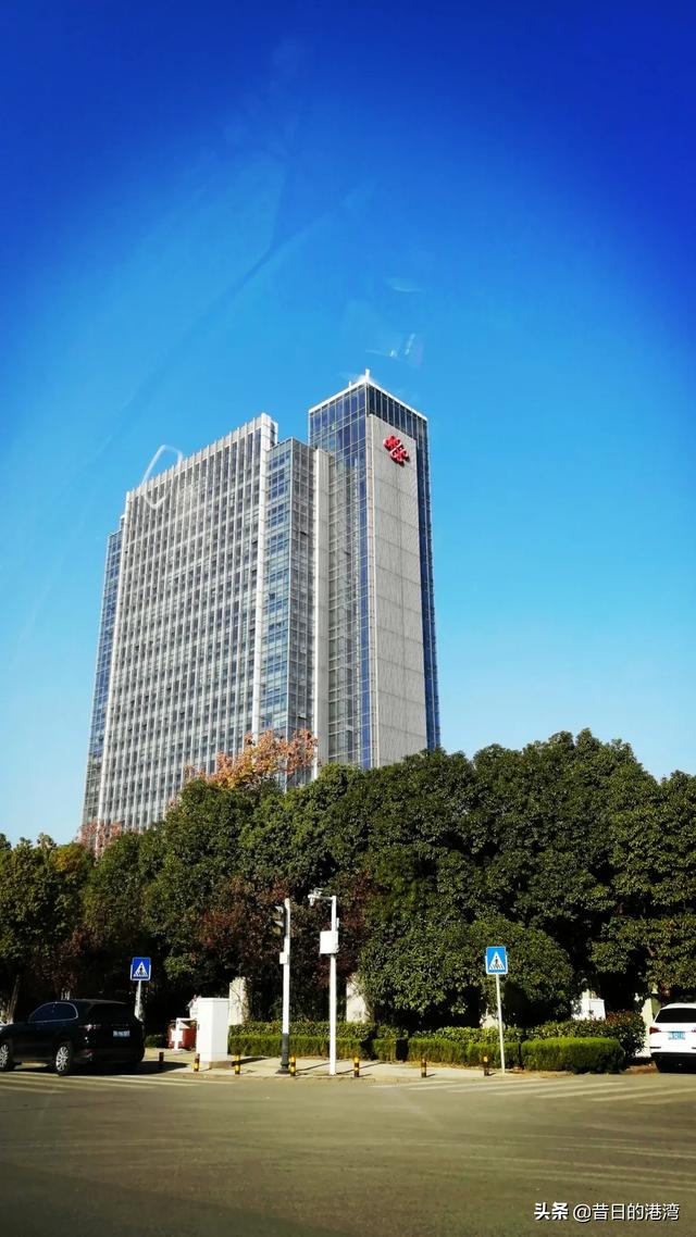 领导想利用员工间互相竞争或猜忌、告状,来达到他的管理目的,遇到这种领导该怎么办？