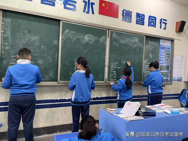 优秀教师是怎样用幽默感让他的课堂气氛活跃起来的？