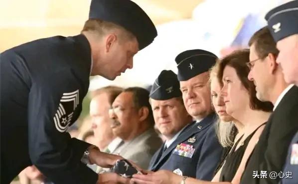 美军士兵阵亡后，家属会得到多少抚恤金？插图18