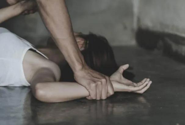 中华娱乐网小色狗:现在男色经济崛起，对此你有什么看法？