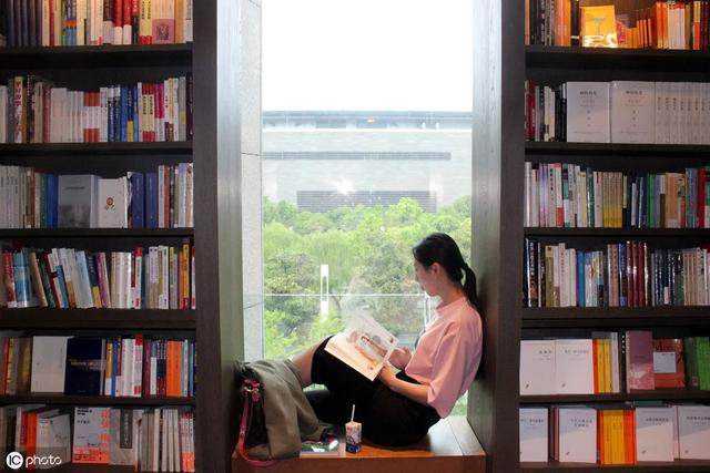 年轻时候:年轻的时候，你有过那些现在看来比较可笑的梦想