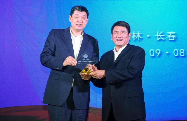 乐视的背后大老板是谁:oppo和vivo是不是在自己的厂房里生产的