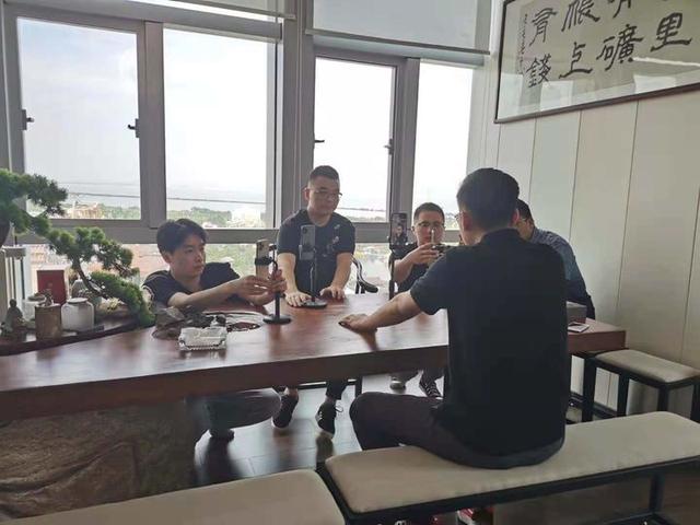 网红直播带货一夜成交两百亿,高收入背后靠的是什么？