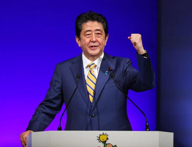 安倍晋太郎:日本换新首相了，那安倍晋三去哪儿了？