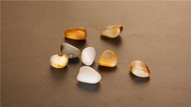 怎么鉴别一块石头是不是玉？插图32