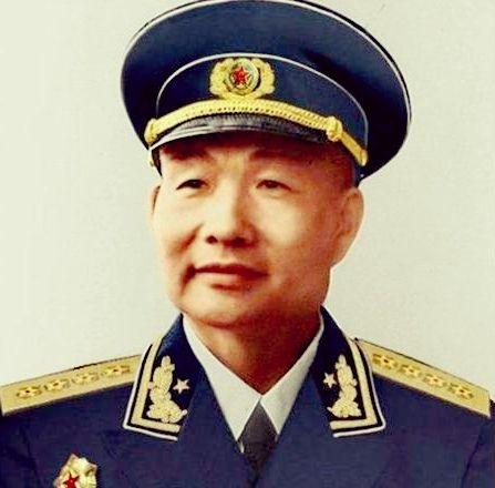 谢富治简历:军队的司令员和政委级别一样吗？