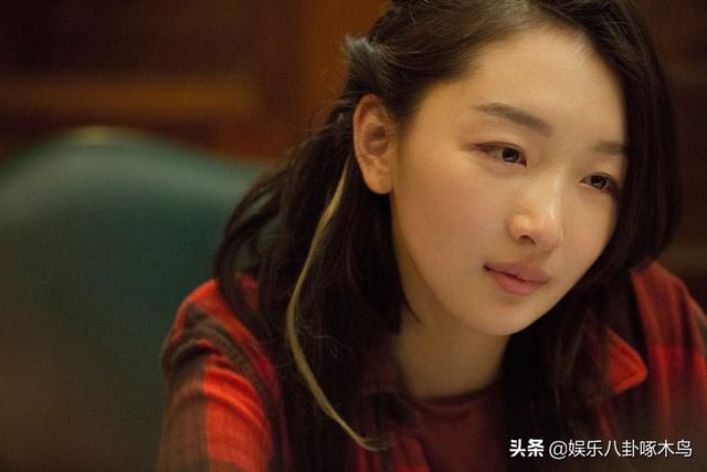 周冬雨成绩:周冬雨成绩那么差还能在娱乐圈发展的那么好，究竟凭什么？