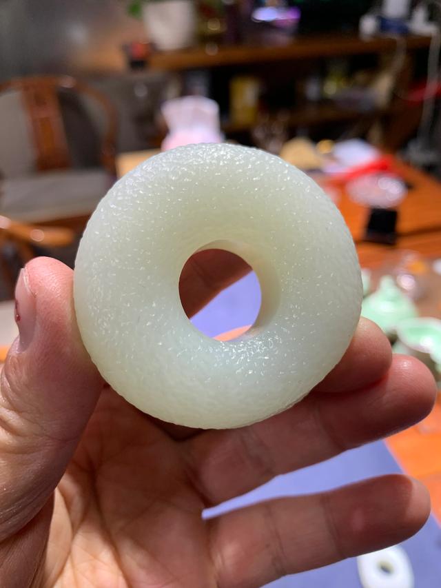 直播间的翡翠为啥便宜,翡翠直播间的套路你知道有哪些？