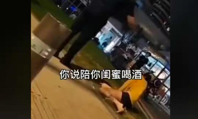 美国美女与狗配视频交:有美女请求添加好友，您遇到过吗？