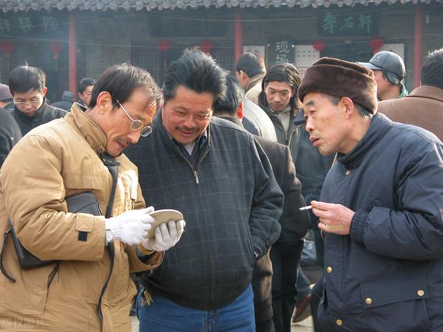 头条问答 网上有人说 未来三年收藏文化艺术品必定爆富 你相信吗 二爷侃藏品的回答 0赞