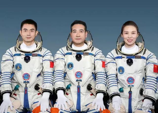 太空行走第一人:都去过太空，为什么王亚平是英雄航天员，但翟志刚却是航天英雄？