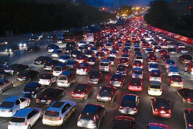 众泰长沙电动汽车租赁，据统计，买辆车的费用打车一辈子都用不完，那么买车的意义何在